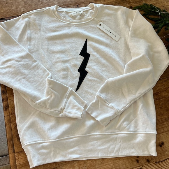 NWT Imogene & Willie the “bolt” sweatshirt in white. Sz Medium - Picture 3 of 4